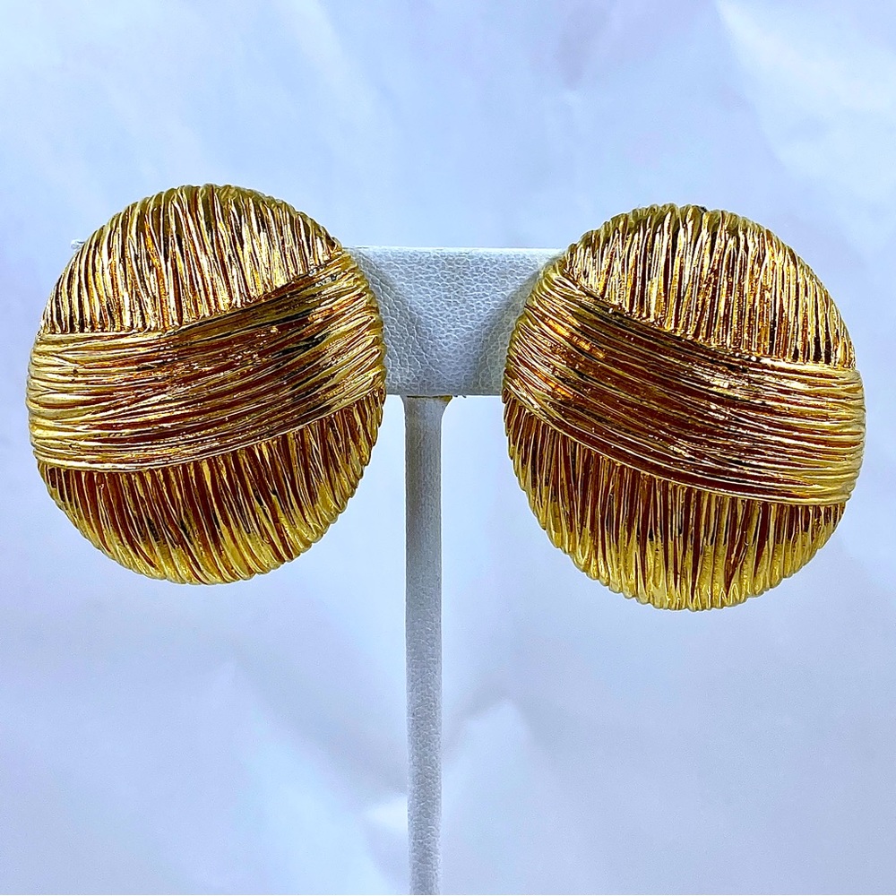 ST. JOHN Vintage Runway Gold Textured Clip Earrings